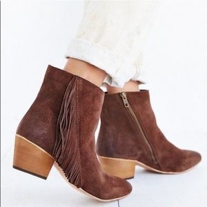 Anthropologie Seychelles Good Advice Brown Suede Fringe Ankle Booties Size 6.5